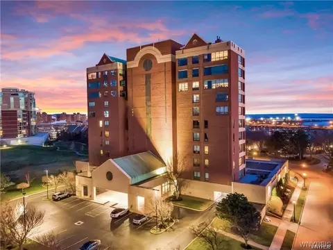 404 Admirals Walk Cir #404, Buffalo, NY 14202