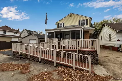 76 Pine St, Lackawanna, NY 14218