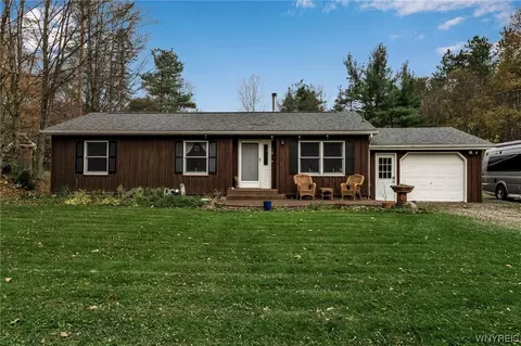 11654 Liberia Rd, East Aurora, NY 14052