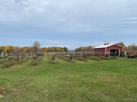 4877 Upper Mountain Rd, Cambria, NY 14094