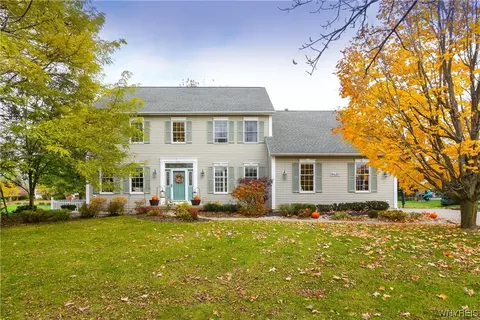 9420 Dana Ct, Clarence Center, NY 14032