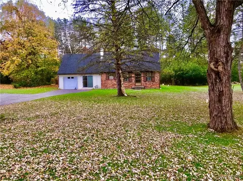 1500 Rice Rd, Elma, NY 14059