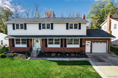 62 Rosewood Dr, West Seneca, NY 14224
