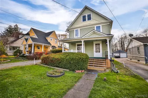 68 Lake St, Evans, NY 14006