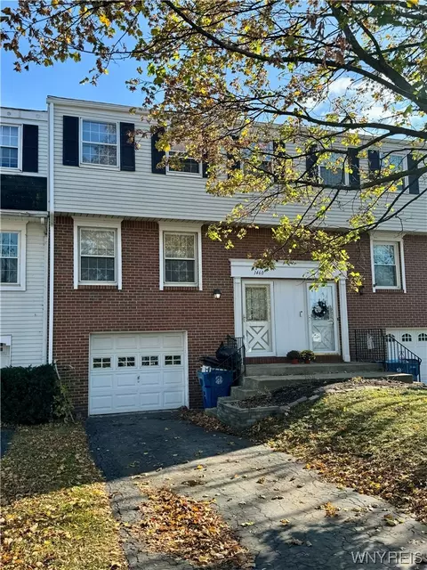 1460 Independence Dr, Evans, NY 14047