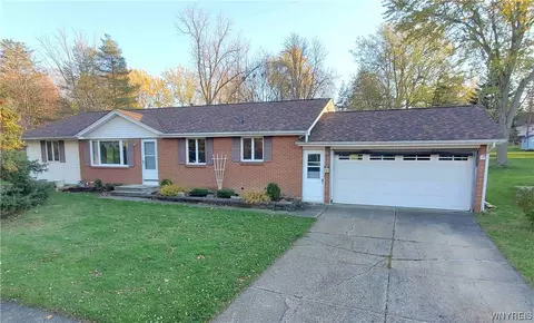 23 Carol Dr, West Seneca, NY 14224