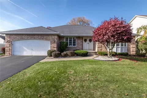 432 Wood Acres Dr, East Amherst, NY 14051