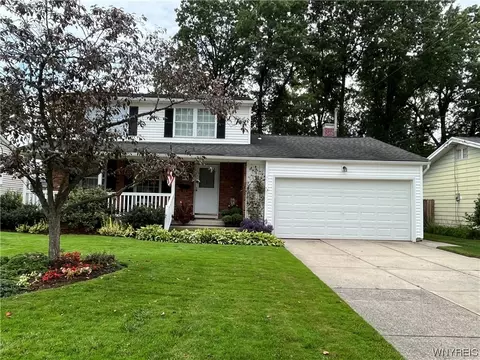 44 Sweetwood Dr, Amherst, NY 14228