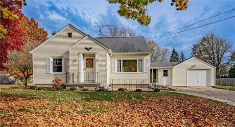 33 Kelly Ave, Royalton, NY 14105