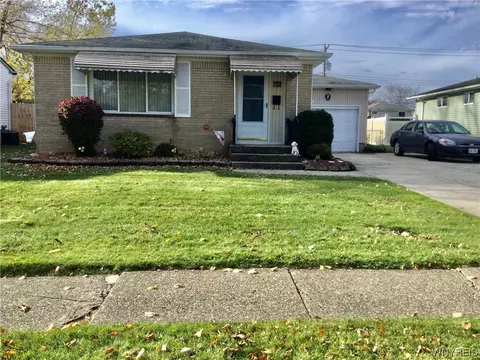 142 Marrano Dr, Depew, NY 14043