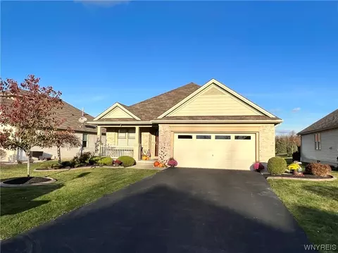 77 Springbrook Shores Dr, Elma, NY 14059