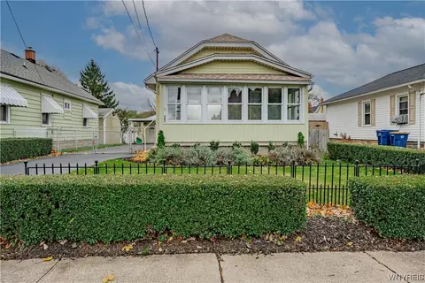 442 Prospect St, Lockport, NY 14094