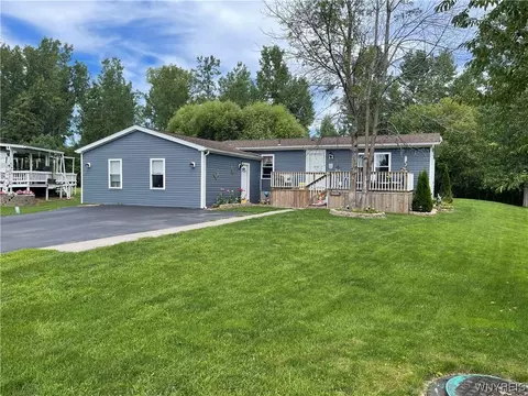 6295 Autumnview Sta, Newfane, NY 14108