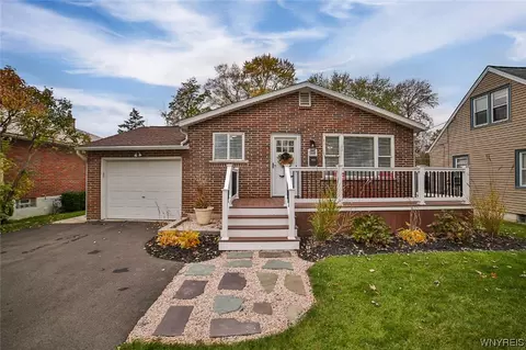 3480 Wallace Dr, Grand Island, NY 14072