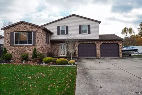 2200 Katherine Dr, Wheatfield, NY 14304
