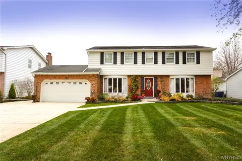 41 Autumnview Rd, Amherst, NY 14221