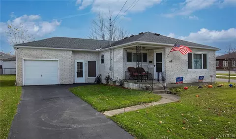 84 Oxford Ave, Lancaster, NY 14086