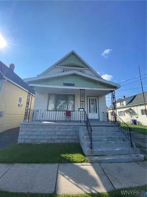 118 Barnard St, Buffalo, NY 14206