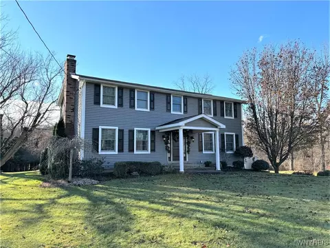 5714 Leete Rd, Lockport, NY 14094
