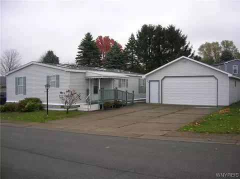 34 Randy Dr, Newstead, NY 14001