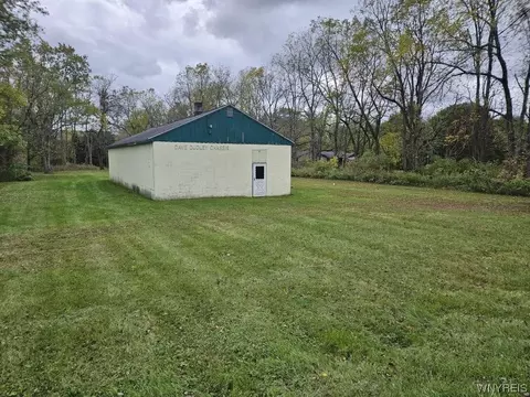 11075 Coleman Rd, Marilla, NY 14059