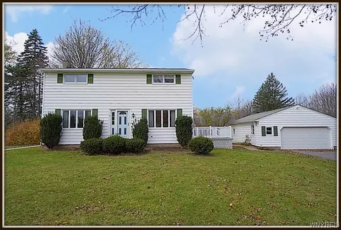 5434 Ernest Rd, Lockport, NY 14094