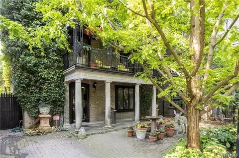 142 Bryant St, Buffalo, NY 14222