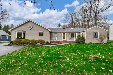 4930 Hickory Rd, Hamburg, NY 14075
