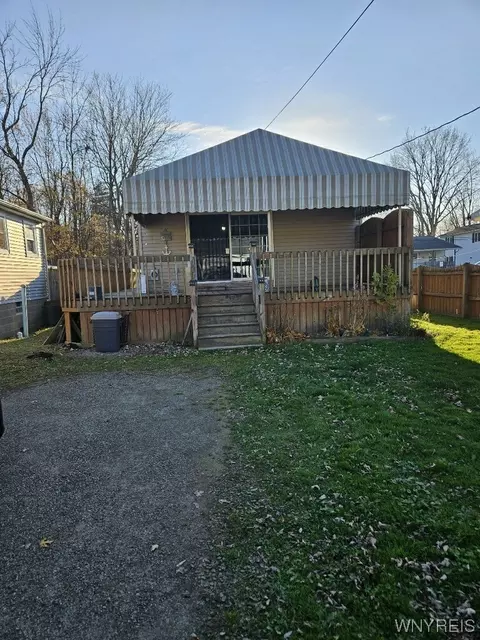 12793 Iola Dr, Hanover, NY 14081