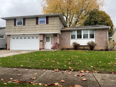 213 Burnside Dr, Tonawanda, NY 14150
