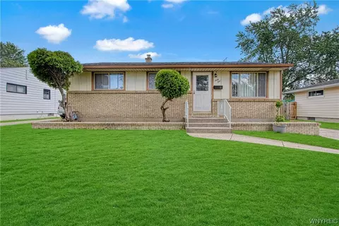 61 Hillsboro Rd, Cheektowaga, NY 14225