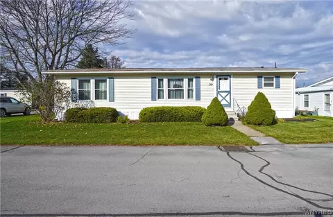 39 Parkside Cir, Cheektowaga, NY 14227