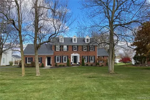 6163 Walnut Creek Ct, East Amherst, NY 14051
