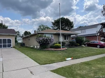 85 Fairelm Ln, Cheektowaga, NY 14227