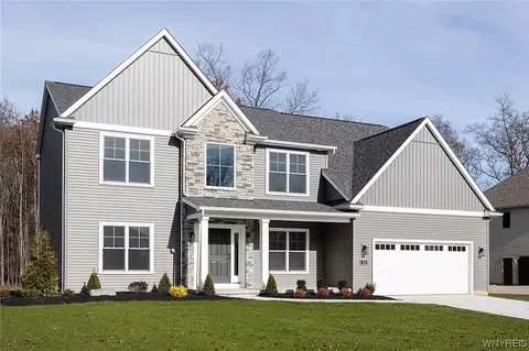 270 Forest Creek Ln, Grand Island, NY 14072