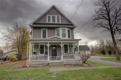 227 Seneca Creek Rd, West Seneca, NY 14224