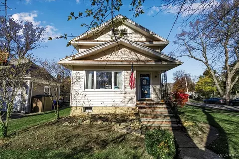 3730 W View Ave, Hamburg, NY 14075