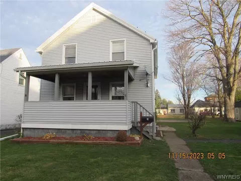 52 Center St, Hamburg, NY 14075