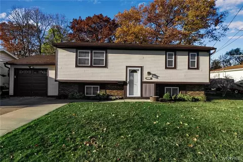 81 N Mason Ct, Niagara Falls, NY 14304