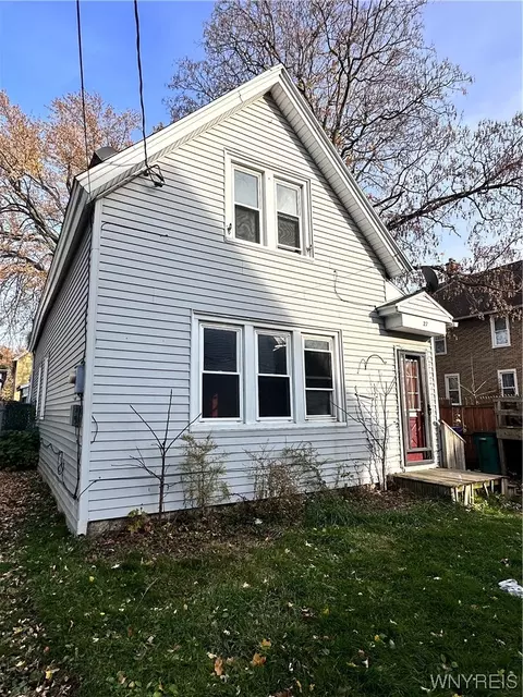 27 Hoffman Pl, Buffalo, NY 14207