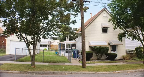 2756 Grand Ave, Niagara Falls, NY 14301