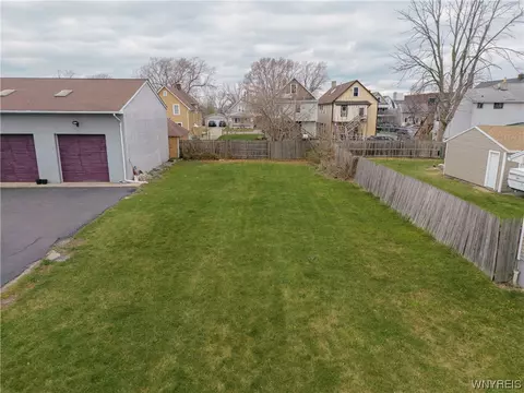 24 Roswell Ave, Tonawanda, NY 14207