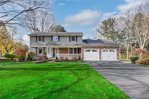 7690 Back Creek Rd, Hamburg, NY 14075