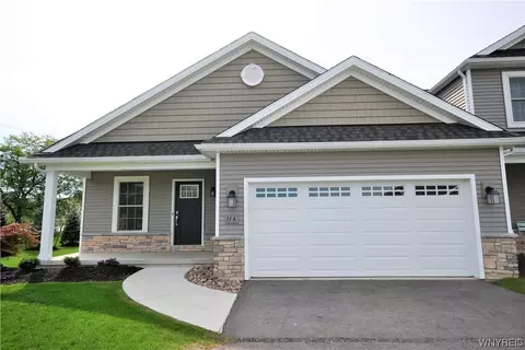 11 Essex Woods Ln #A, Amherst, NY 14228