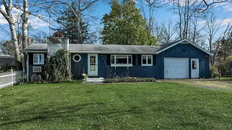 2305 Washington Ave, Wilson, NY 14172