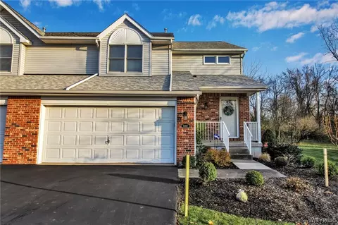 5402 Village Station Cir, Buffalo, NY 14221