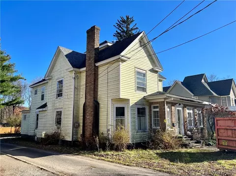 8 S Franklin St, New Albion, NY 14719