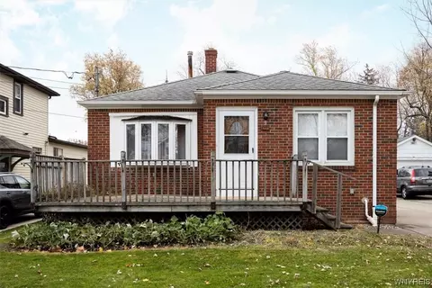 33 Iris Ave, West Seneca, NY 14224