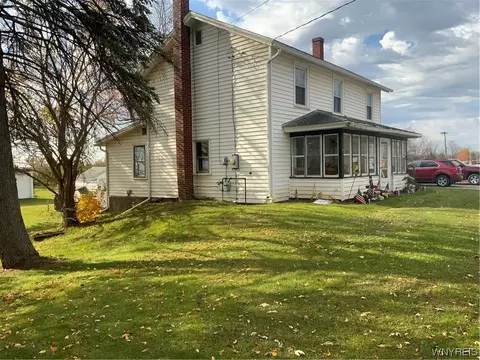 10896 Ridge Rd, Ridgeway, NY 14103