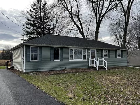 2535 Beverly Dr, Eden, NY 14057